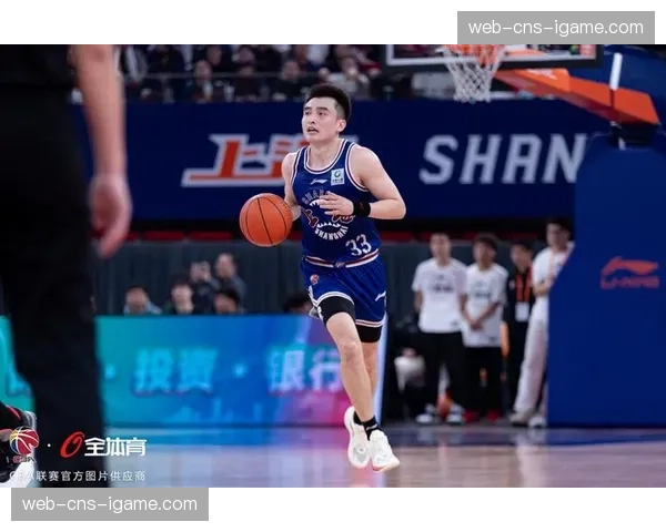 半决赛G1:新疆伊力特利用对手失误打出18-2快攻高潮,奠定首节领先基础 半决赛G1:新疆伊力特利用对手失误打出18-2快攻高潮,奠定首节领先基础